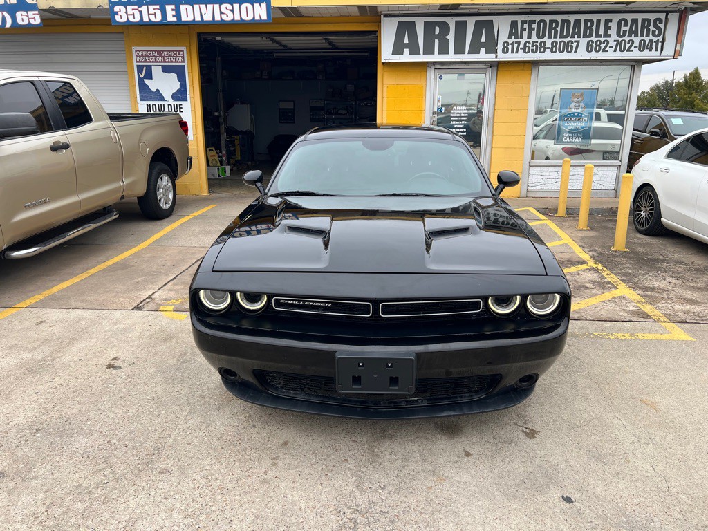 2016 Dodge Challenger Image 2