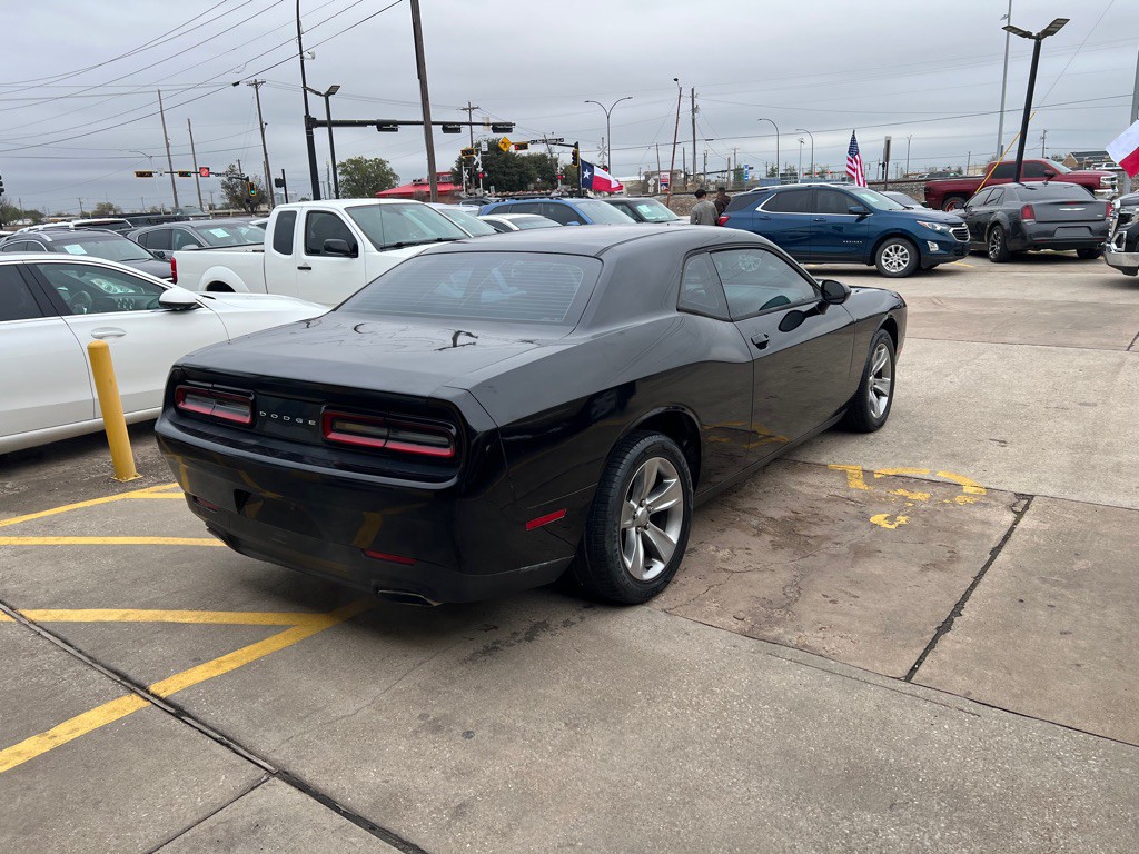 2016 Dodge Challenger Image 5