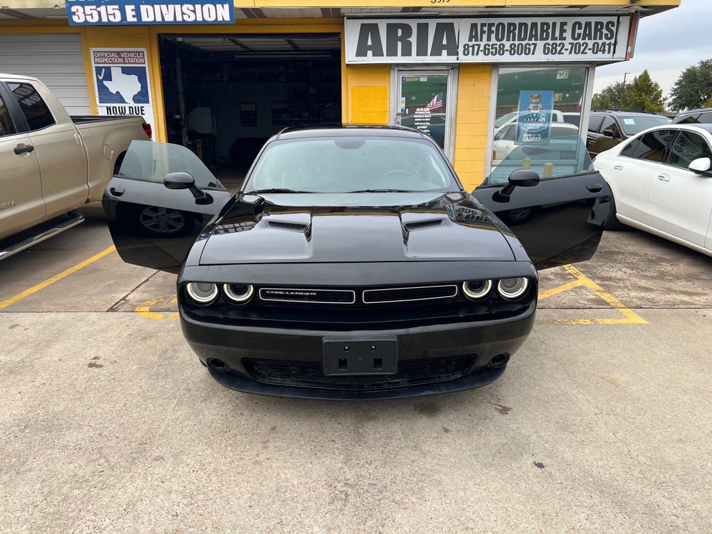 2016 Dodge Challenger Image 7