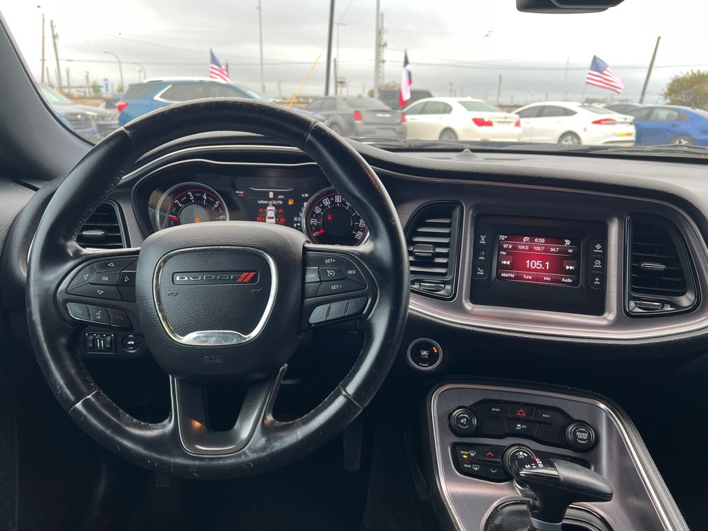 2016 Dodge Challenger Image 13