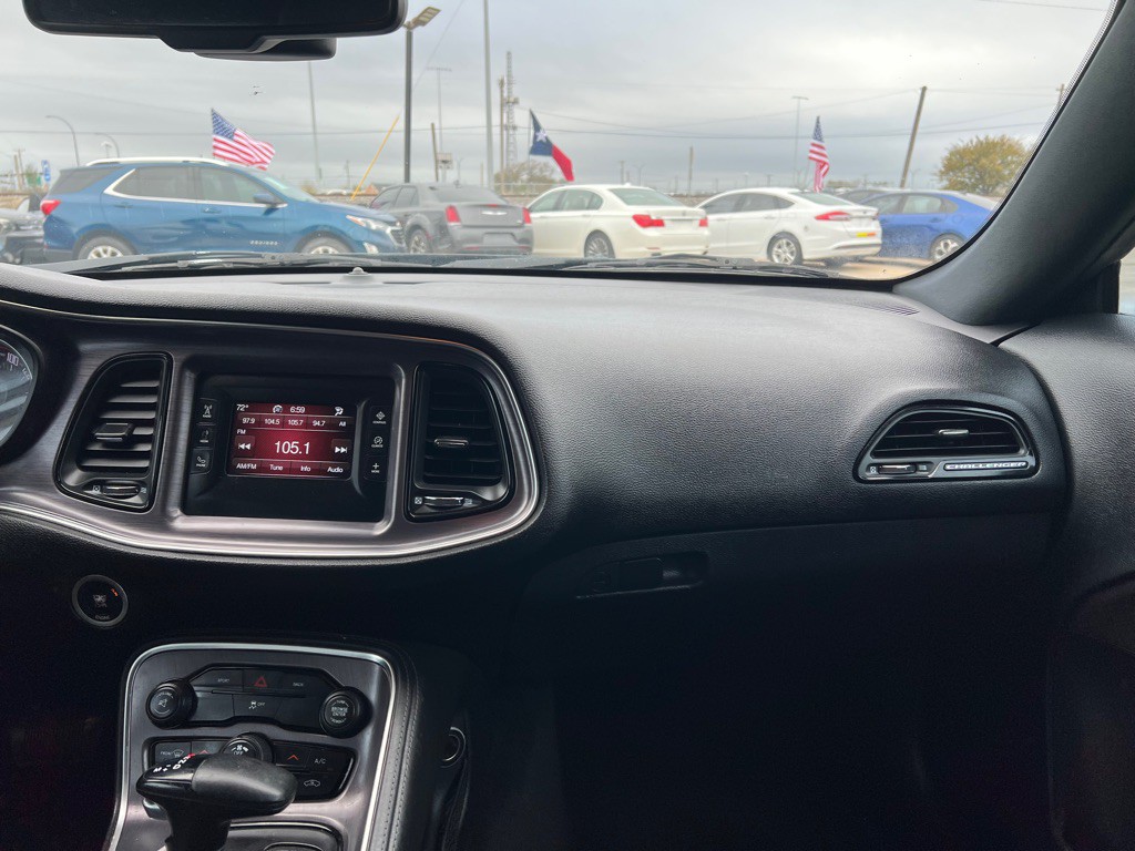 2016 Dodge Challenger Image 14