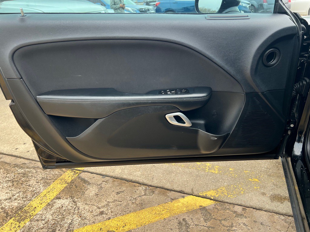 2016 Dodge Challenger Image 18