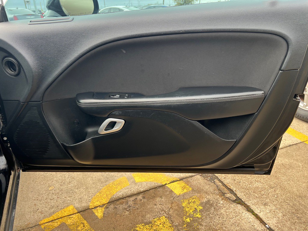 2016 Dodge Challenger Image 21