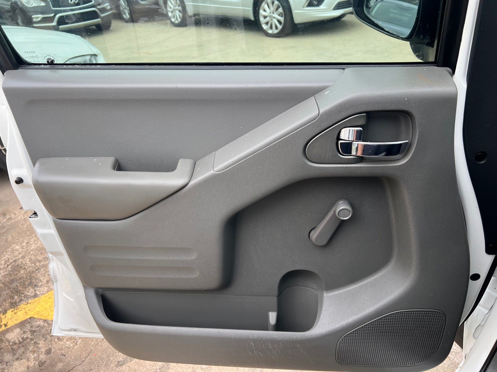 2019 Nissan Frontier Image 16