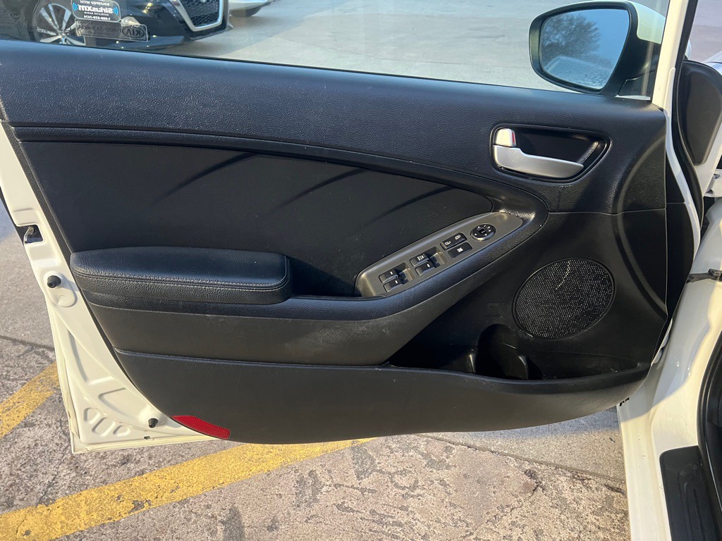 2017 Kia Forte Image 18