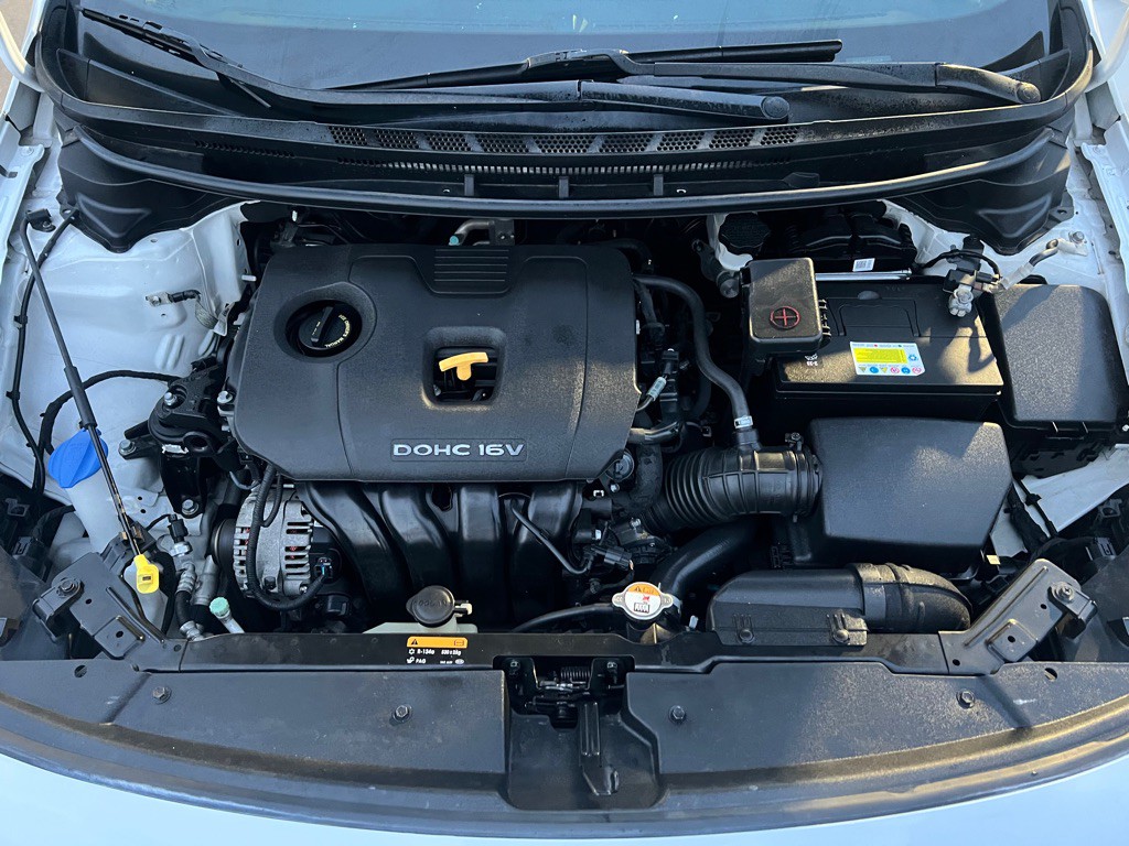 2017 Kia Forte Image 21