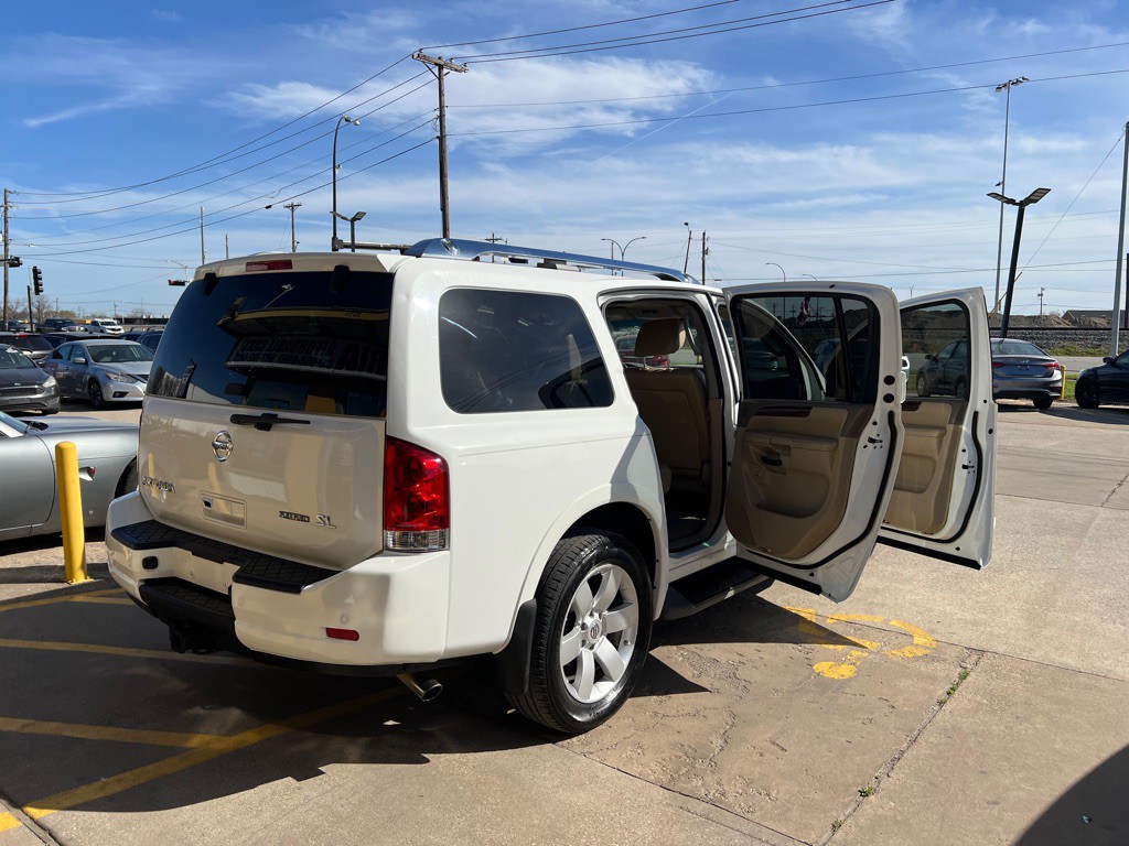 2012 Nissan Armada Image 10