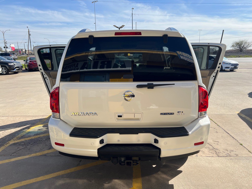 2012 Nissan Armada Image 11