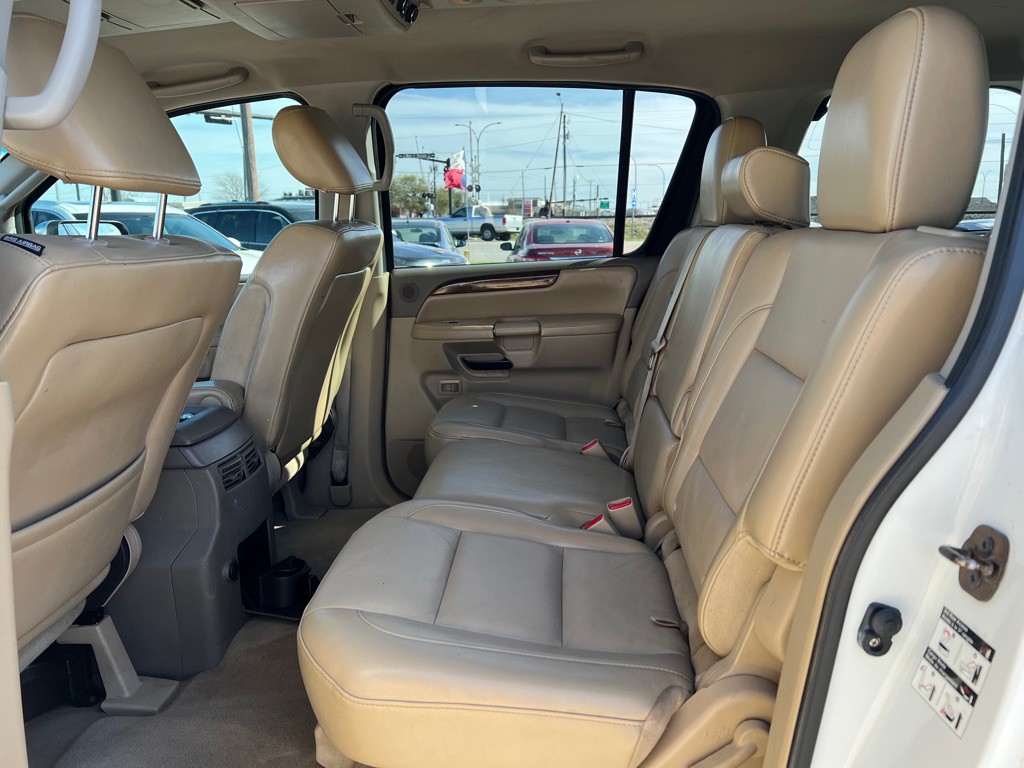 2012 Nissan Armada Image 14