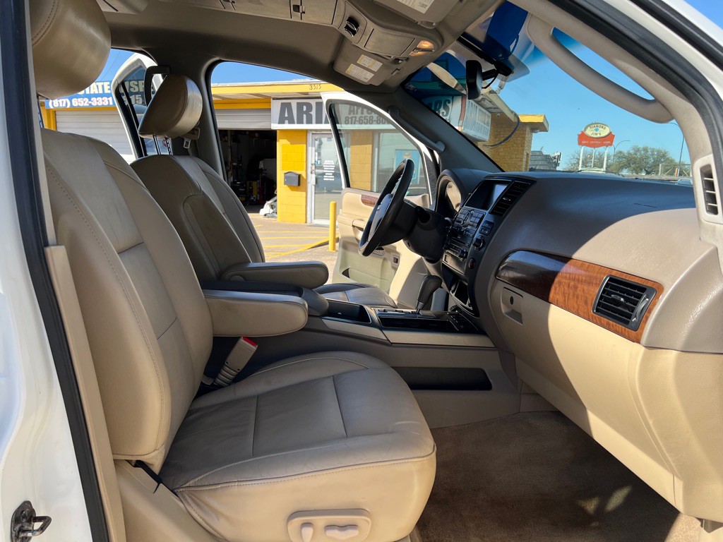 2012 Nissan Armada Image 18