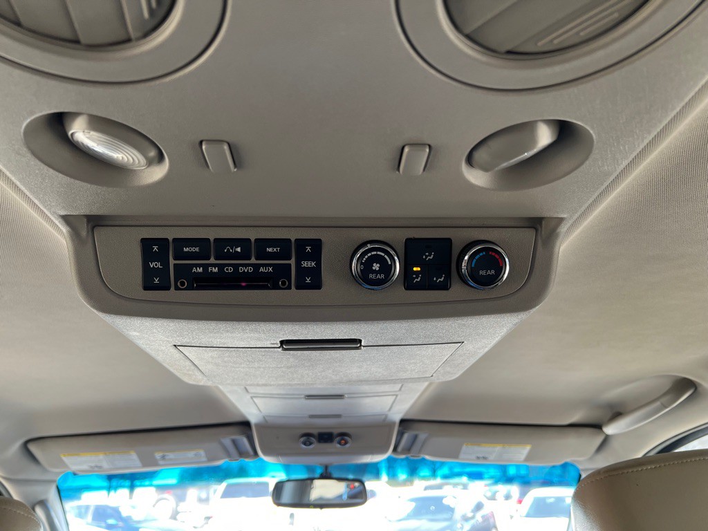 2012 Nissan Armada Image 23