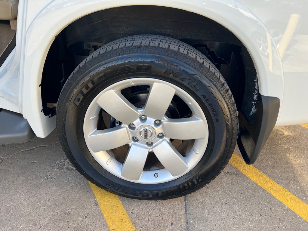 2012 Nissan Armada Image 28