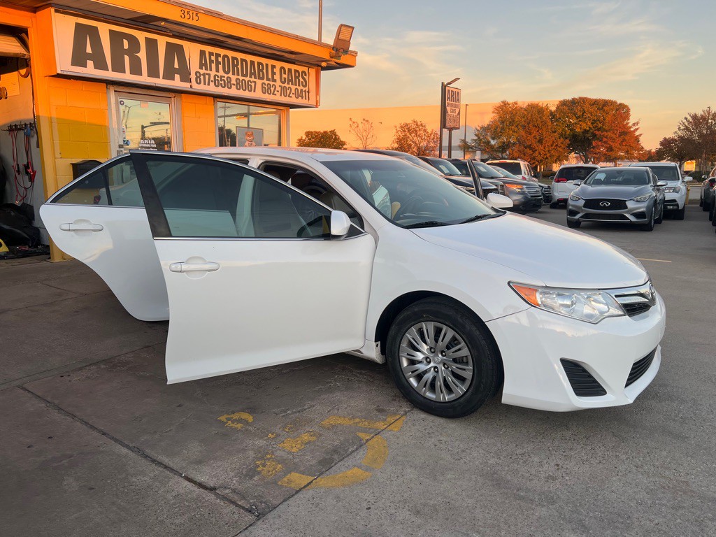 2014 Toyota Camry Image 7