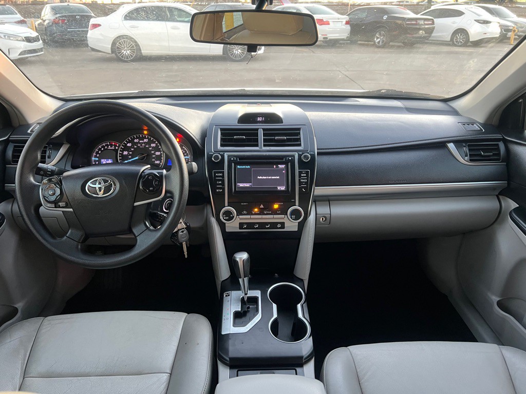 2014 Toyota Camry Image 18
