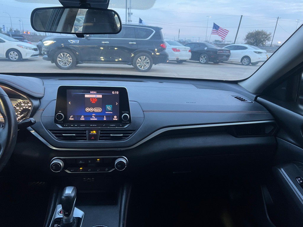 2020 Nissan Altima Image 16