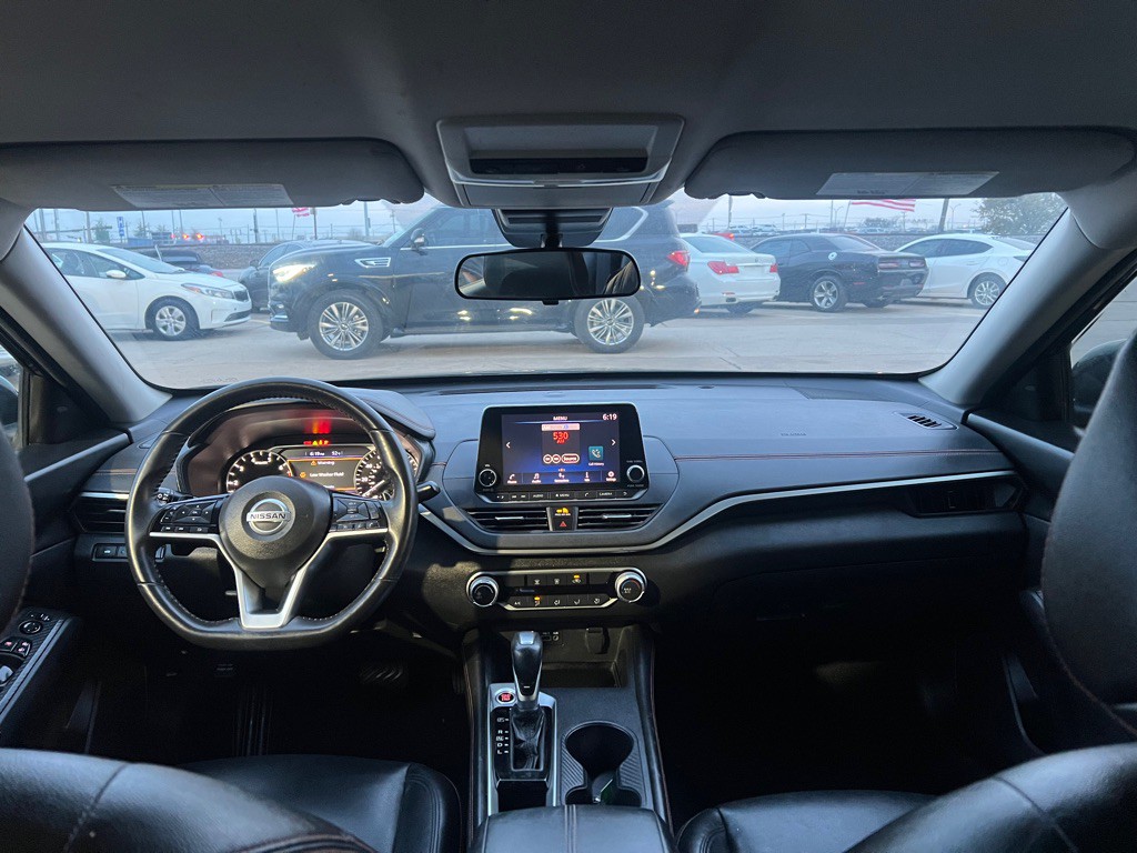 2020 Nissan Altima Image 17