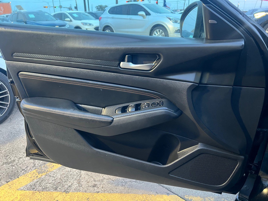 2020 Nissan Altima Image 19