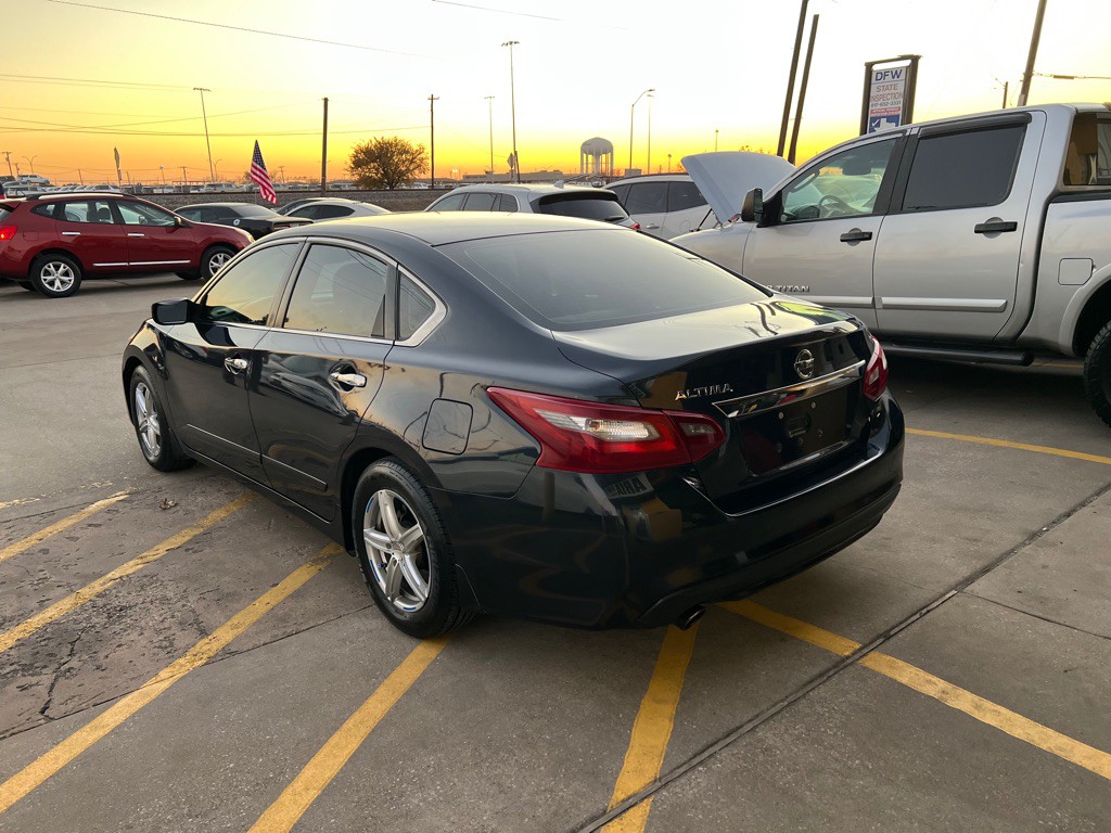 2018 Nissan Altima Image 4