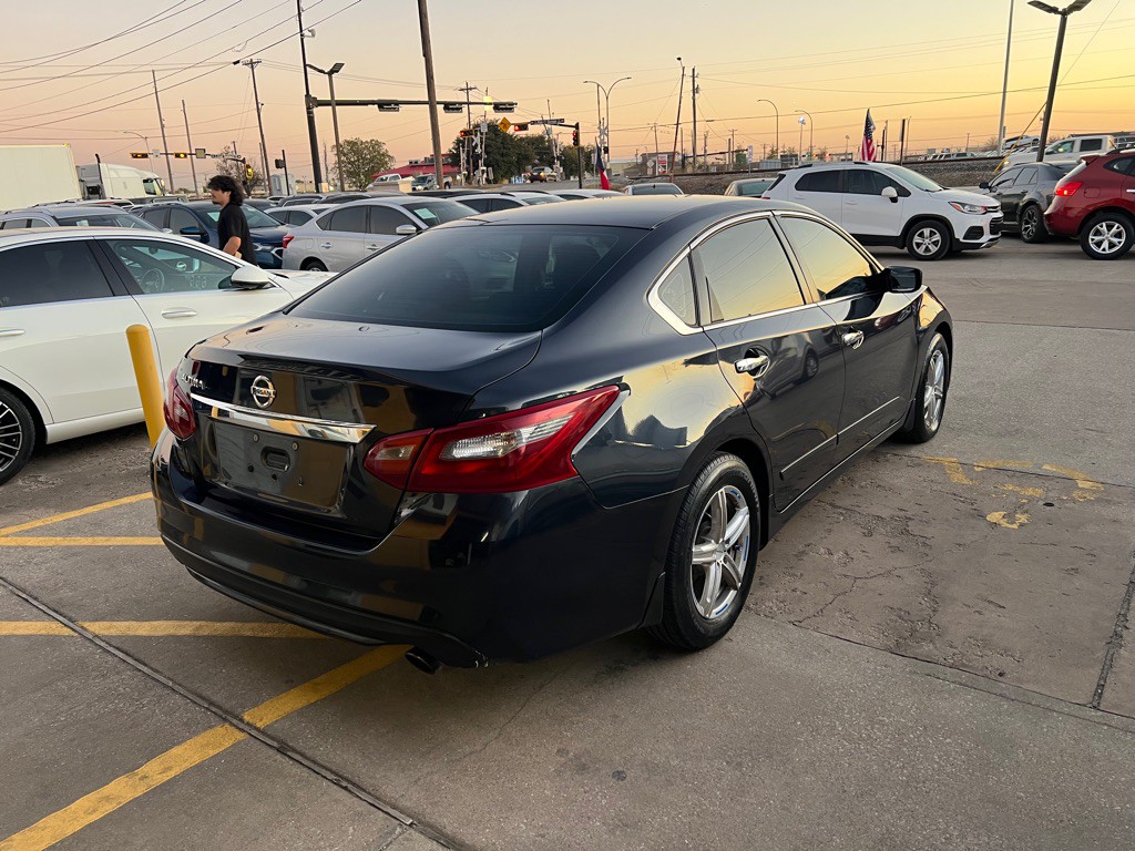 2018 Nissan Altima Image 5