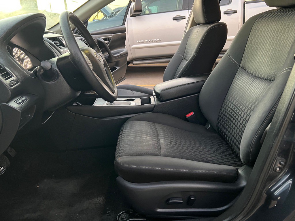 2018 Nissan Altima Image 11