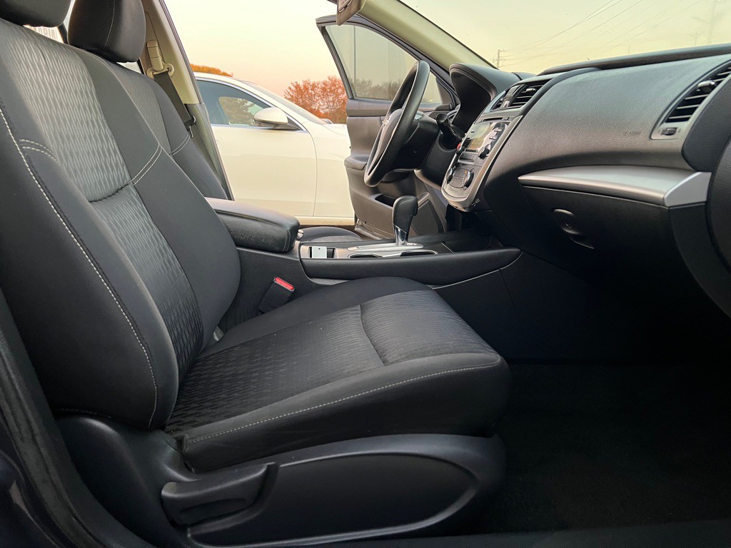 2018 Nissan Altima Image 12