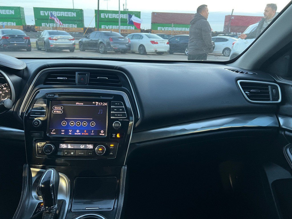 2019 Nissan Maxima Image 16