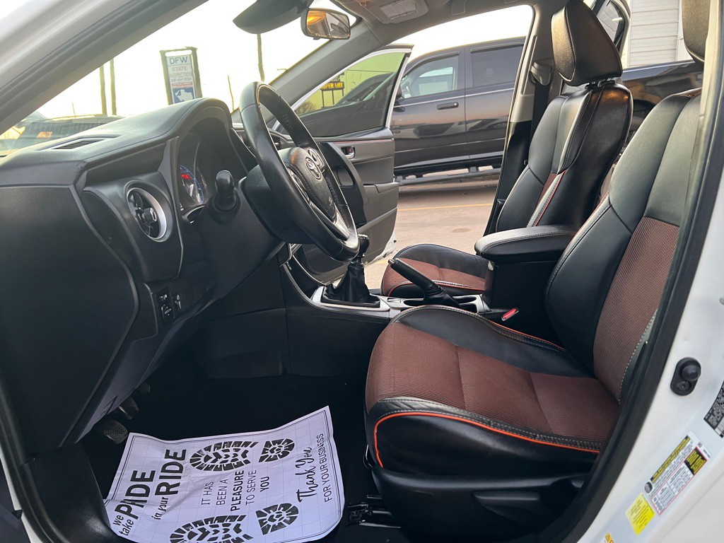 2018 Toyota Corolla Image 11