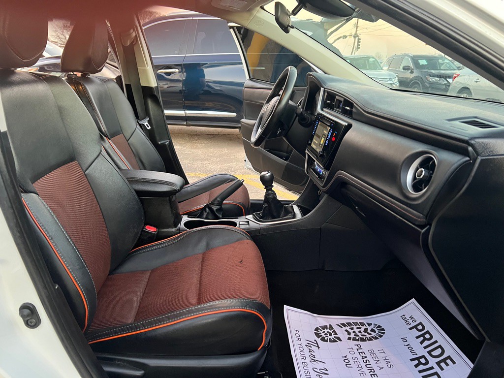 2018 Toyota Corolla Image 12