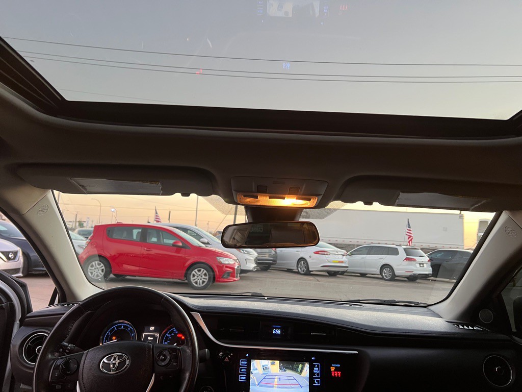 2018 Toyota Corolla Image 17