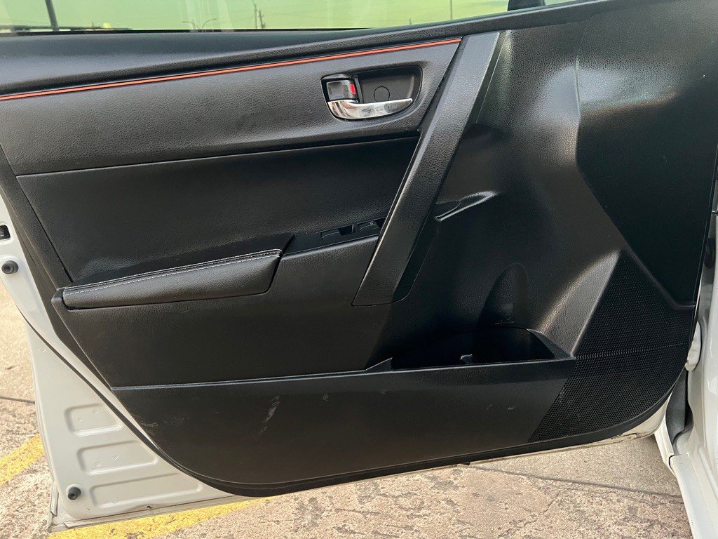 2018 Toyota Corolla Image 19