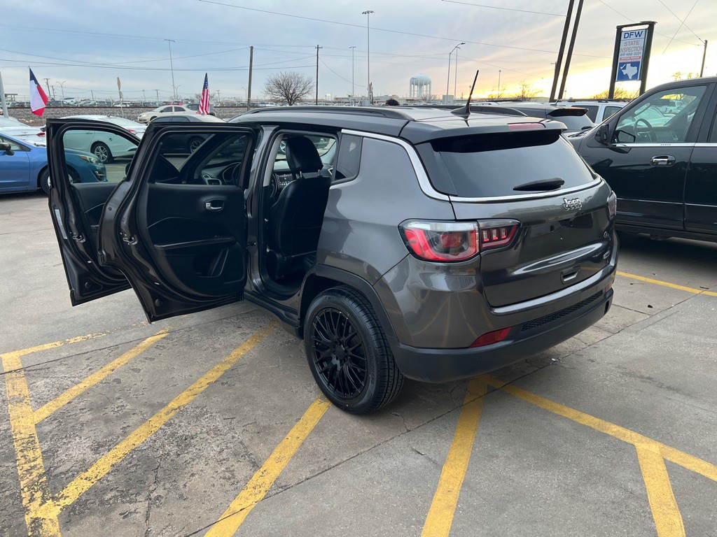 2018 Jeep Compass Image 9