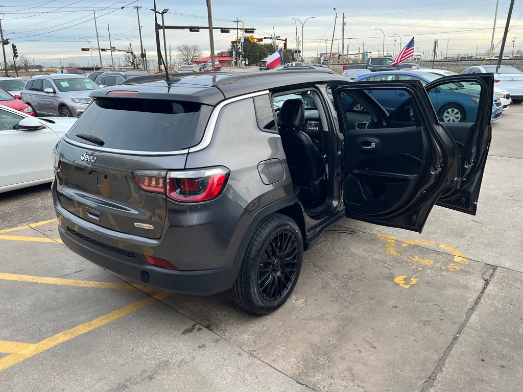 2018 Jeep Compass Image 10