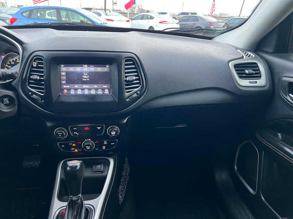 2018 Jeep Compass Image 17