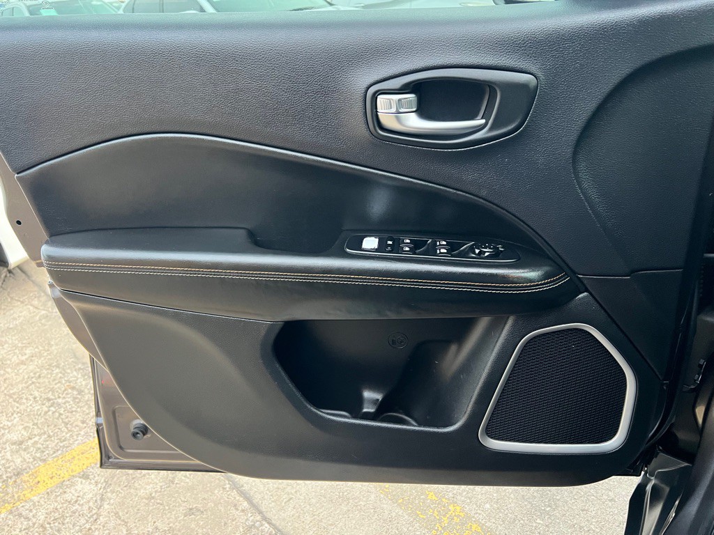 2018 Jeep Compass Image 19