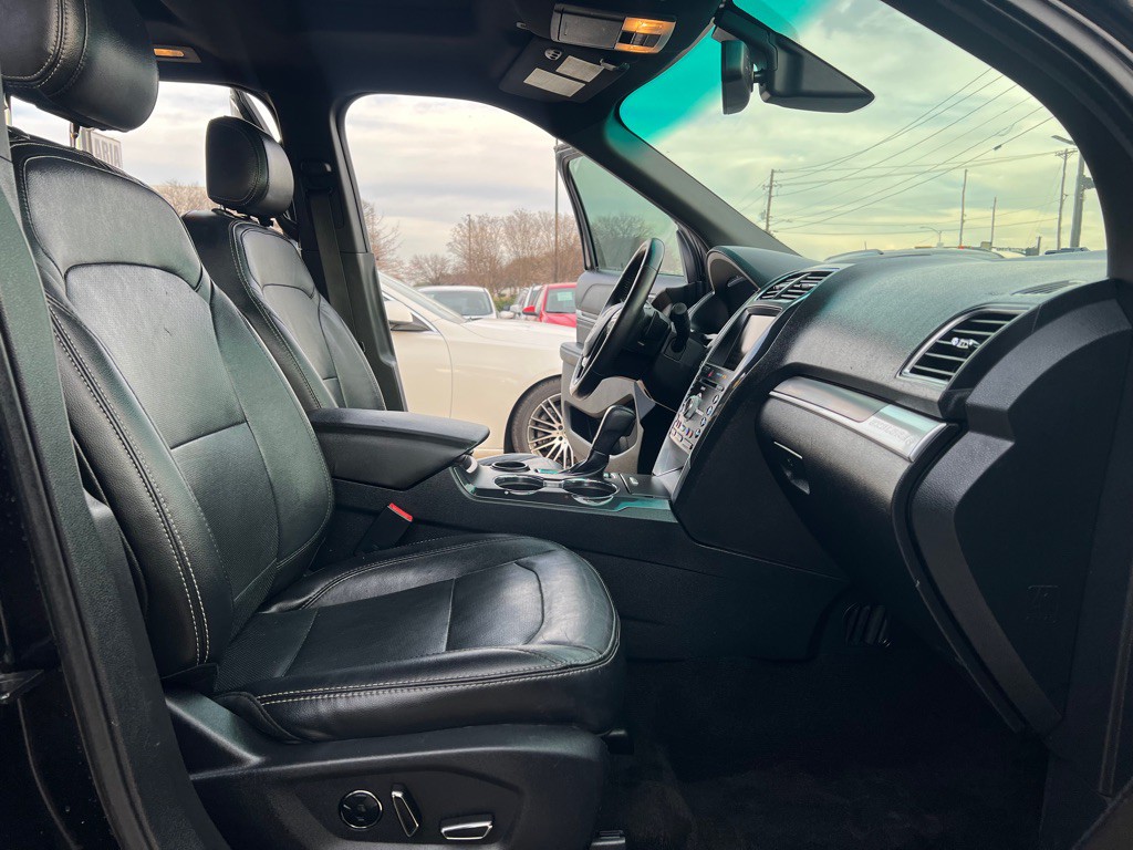 2016 Ford Explorer Image 12