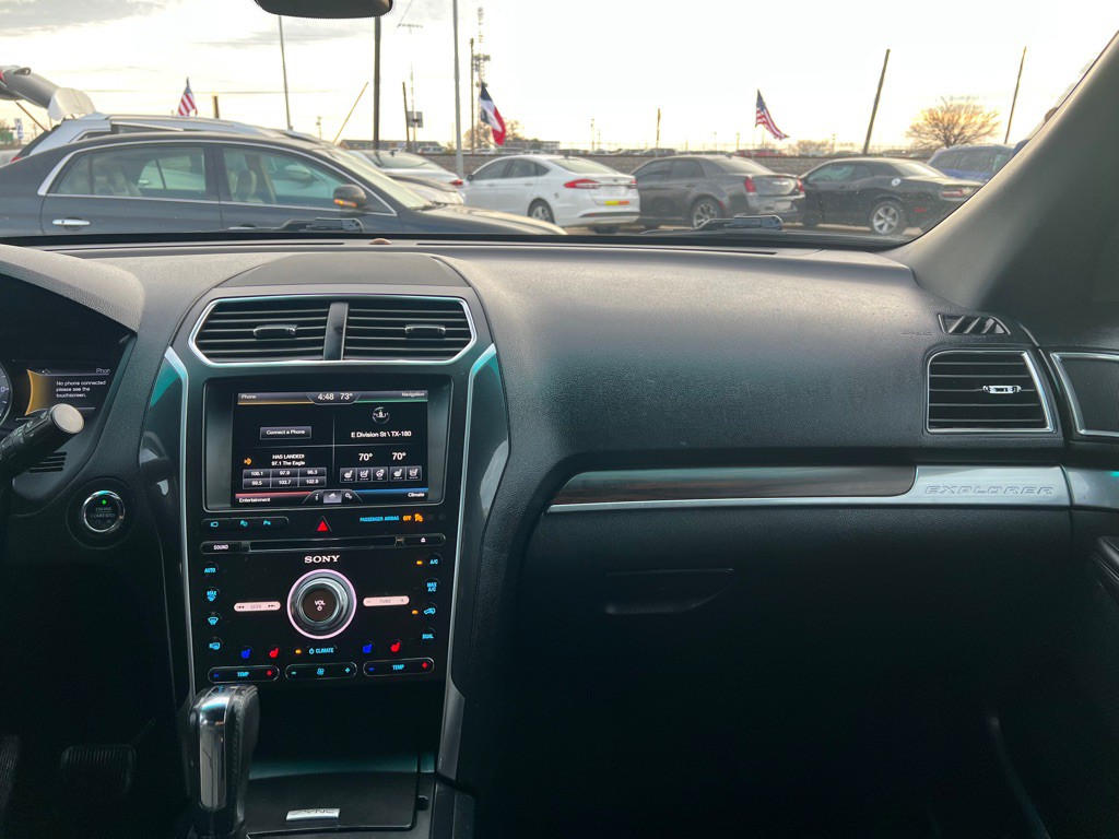 2016 Ford Explorer Image 16