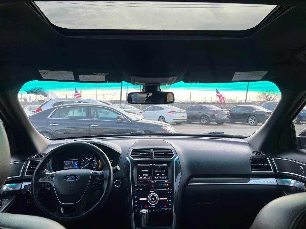 2016 Ford Explorer Image 17