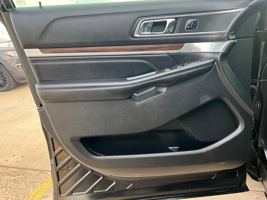 2016 Ford Explorer Image 20