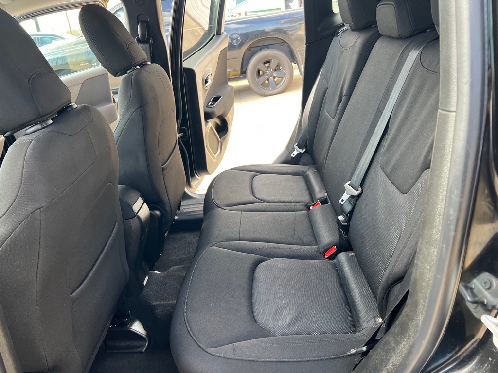 2017 Jeep Renegade Image 14