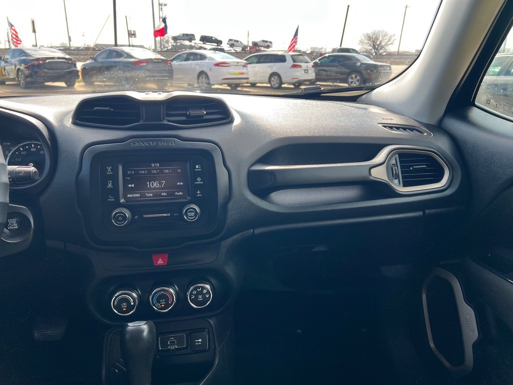 2017 Jeep Renegade Image 16