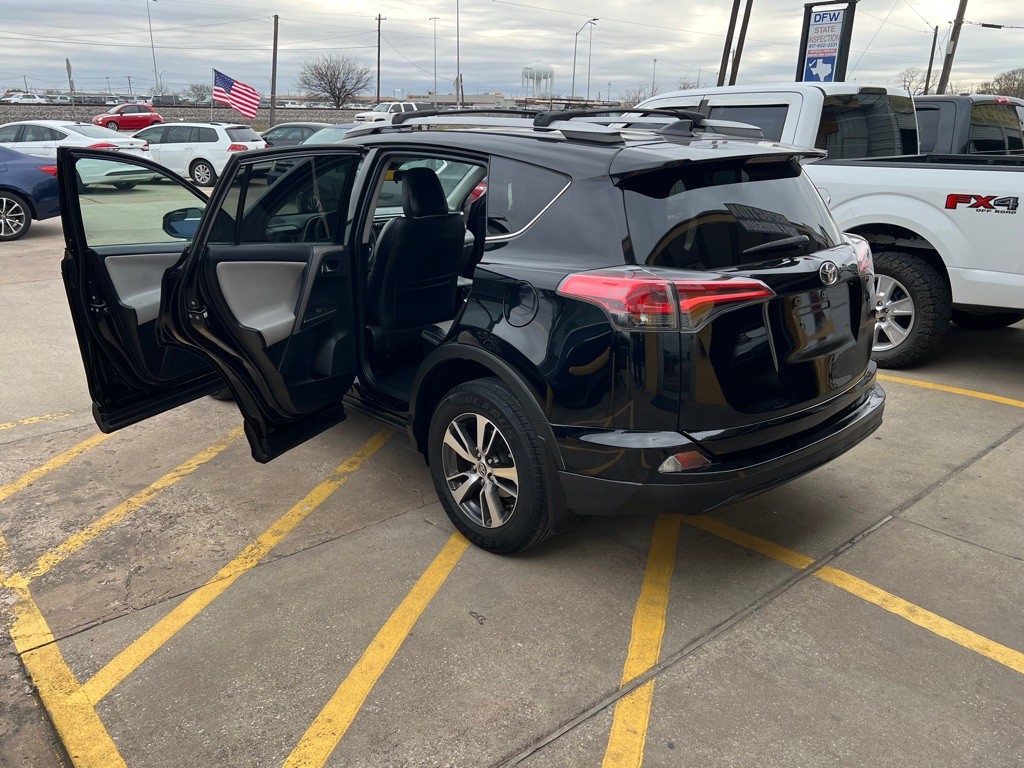 2018 Toyota Rav4 Image 9