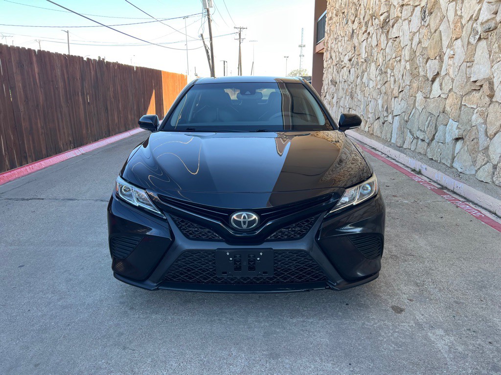 2019 Toyota Camry Image 2