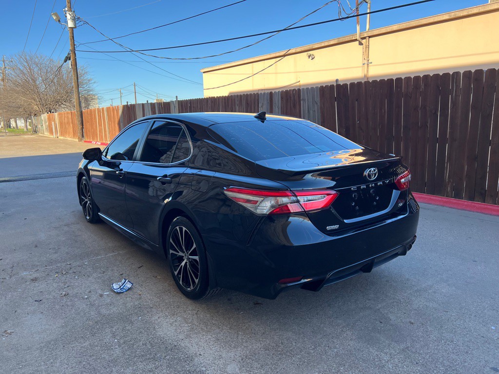 2019 Toyota Camry Image 4