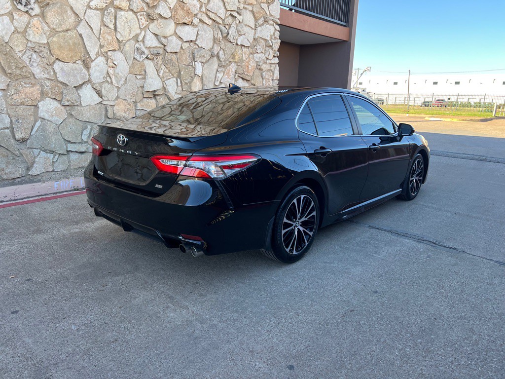 2019 Toyota Camry Image 5