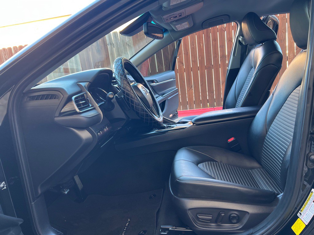 2019 Toyota Camry Image 11