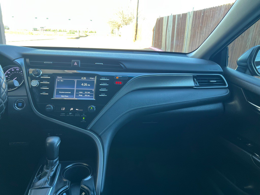 2019 Toyota Camry Image 16