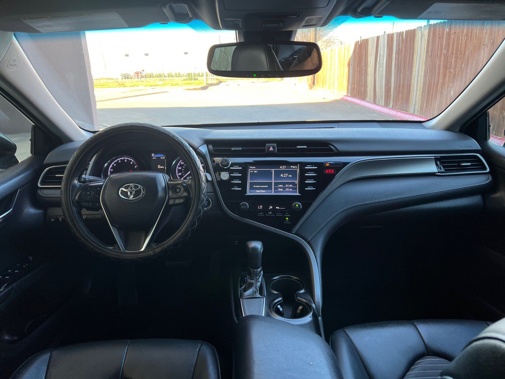2019 Toyota Camry Image 17