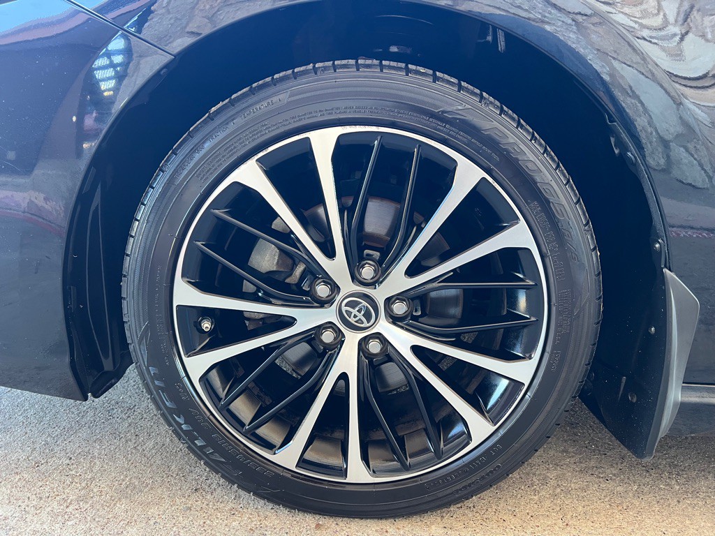 2019 Toyota Camry Image 20