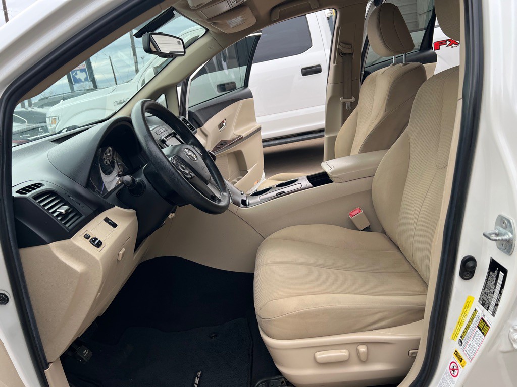 2013 Toyota Venza Image 12