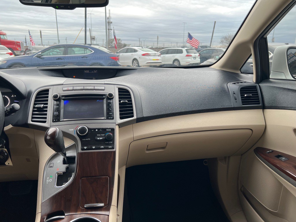 2013 Toyota Venza Image 17